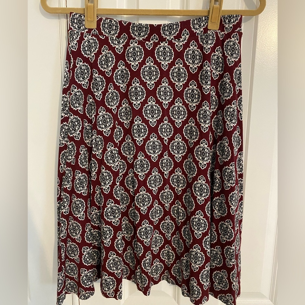 LE LIS Maroon Skirt